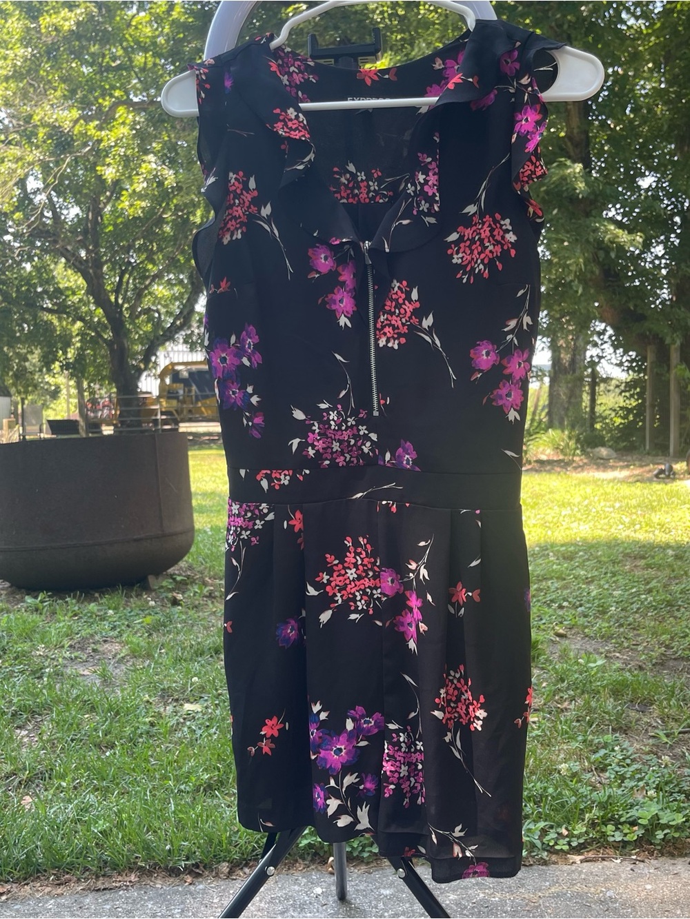Express Black Floral Zip-Front Sleeveless Romper Size 4